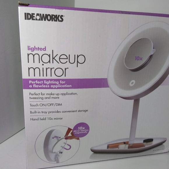 Lighted makeup mirror - Picture 8 of 9